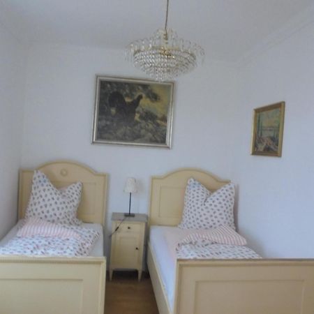 Apartmenthaus Am Schlosspark Schkopau ภายนอก รูปภาพ